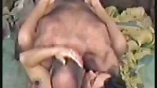 নীল চোখের নোংরা cuti ...