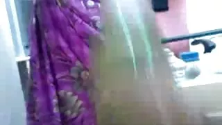 বহিরাগত গাঢ় চামড়ার ...