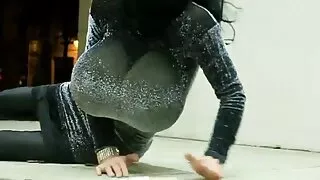 তিনটি মোরগ ক্ষুধার্ত ...
