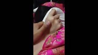 যৌন-ক্ষুধার্ত গৃহবধূ ...